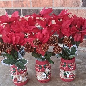 Festive Red Holiday Floral Arrangement
